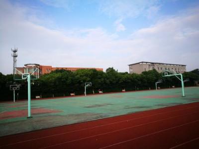 江苏宜兴中学篮球场