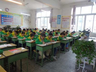通江县第三中学教室