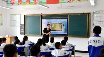 四川省安岳县龙台中学教室