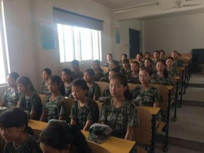 咯尔乡中学讲座