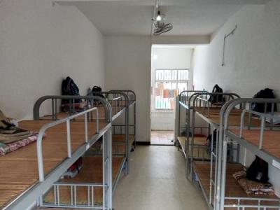 四川省泸定县第二中学宿舍