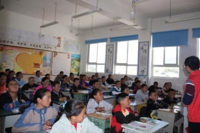 四川省石渠县中学教室