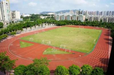 马颈子乡中学操场