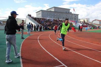 凉山州雷波县教育局瓦岗中学运动会