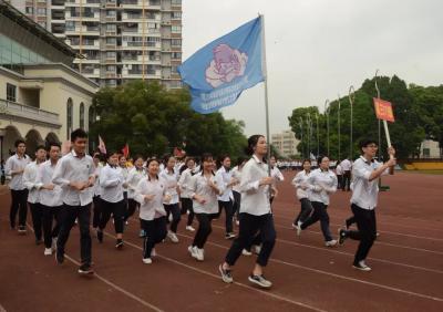 南宁外国语学校开展的学生跑操展示评比活动