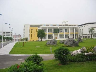 广西柳州高级中学校园