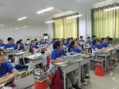 崇左市高级中学教室