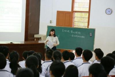 贵州护理职业技术学院中职部教室