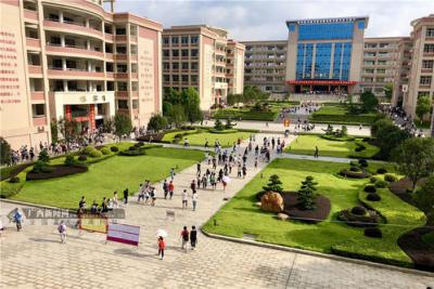 贵阳市兴筑工业学校校园