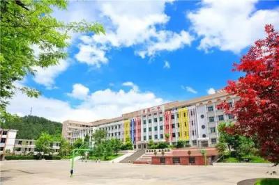 开阳县第一中学2021年招生录取分数线
