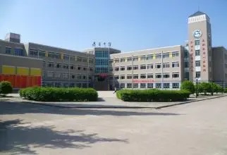 平坝县集圣中学2021年学费、收费多少