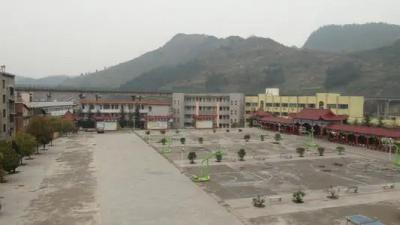 贵州省黔东中学2021年招生录取分数线