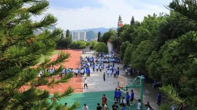 贵州省兴义市第八中学2021年招生简章