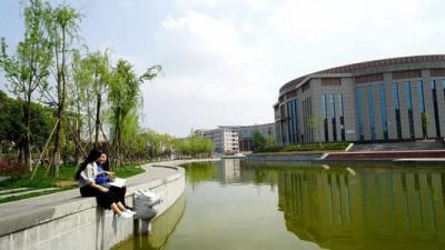 四川西南航空专修学院2022年收费是多少