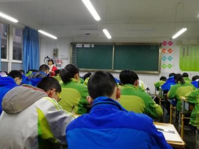 绵阳市信息科技学校教室