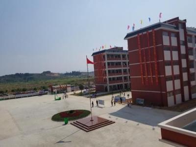 四川省巴中星火科技学校校园